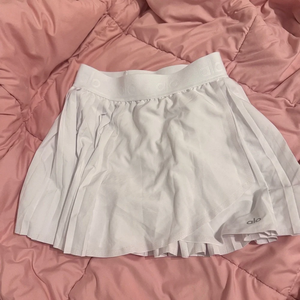 ALO Yoga Elegant White Circle Skirt